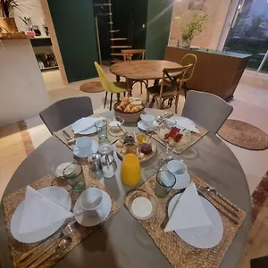https://chambres-entre-ventoux-et-luberon.fr-provencehotel.com